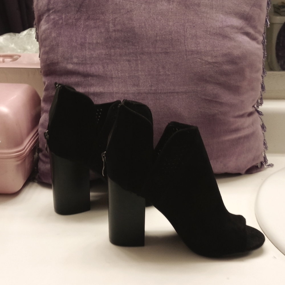 Yoki Hells - image 1